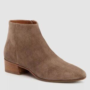 $450 Aquatalia Fuoco Suede Stacked Heel Bootie Almond Round Brown 8 (MG21)